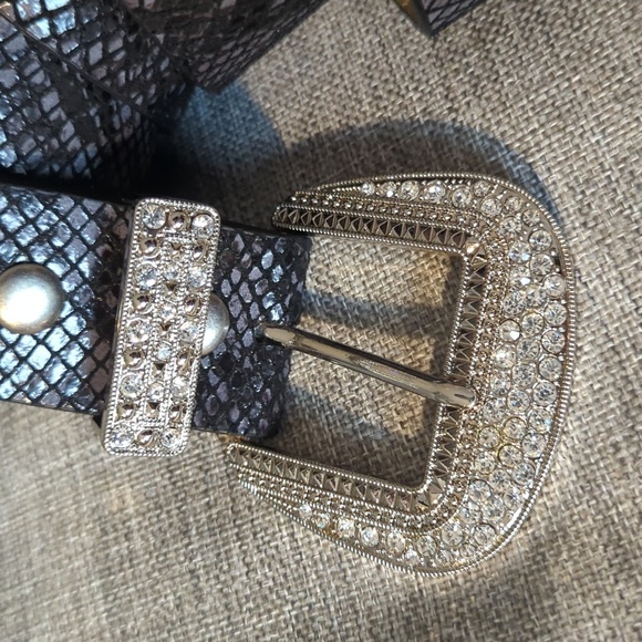 Rhinestone Buckle Snakeskin Print Genuine Leather Belt L/XL 40" Black - Picture 3 of 14